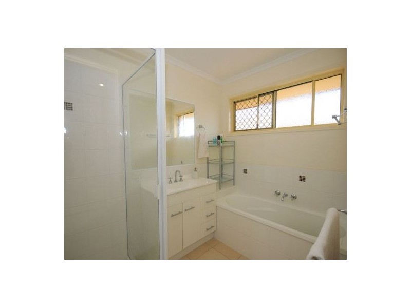 143    Ibis Blvd, Eli Waters QLD 4655