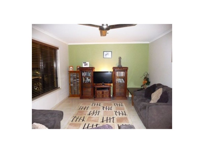 7 Border Crt, Torquay QLD 4655