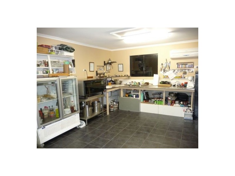 7 Border Crt, Torquay QLD 4655