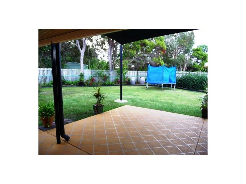 7 Border Crt, Torquay QLD 4655