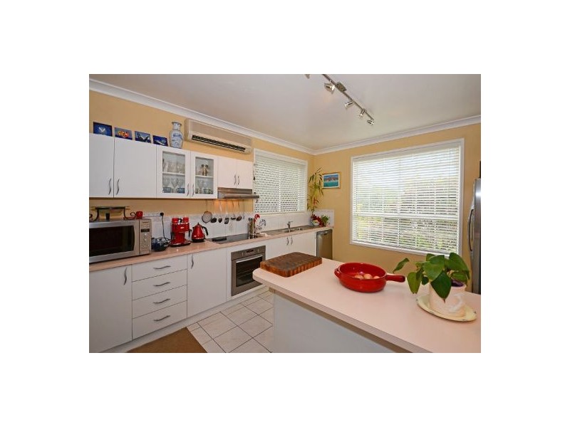 69 Corser Street OLD, Point Vernon QLD 4655
