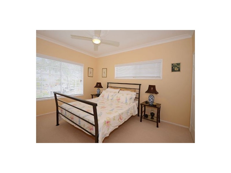 69 Corser Street OLD, Point Vernon QLD 4655