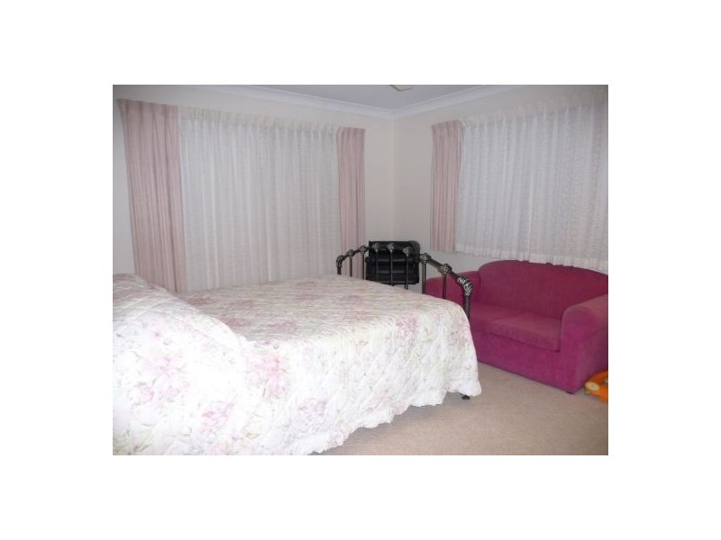 11 Nullor St, Scarness QLD 4655