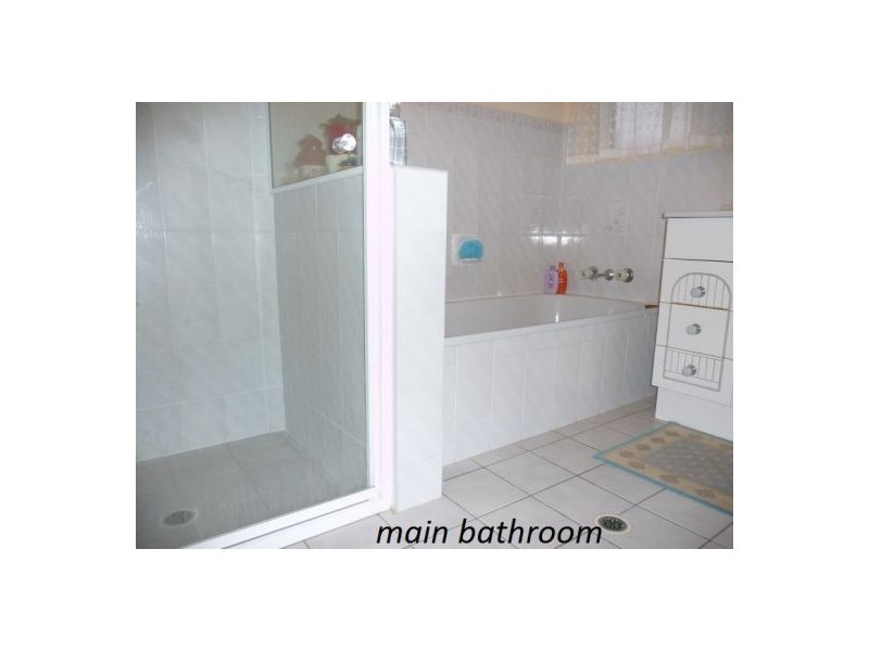 30 Bayrise Dr, Urangan QLD 4655