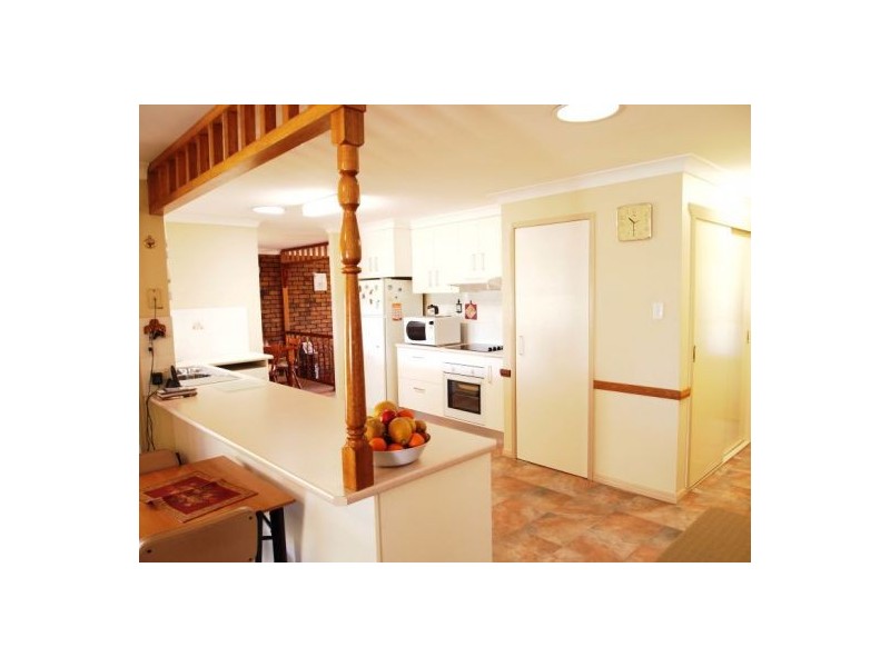 30 Bayrise Dr, Urangan QLD 4655