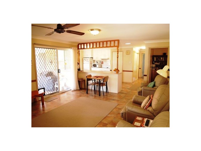 30 Bayrise Dr, Urangan QLD 4655