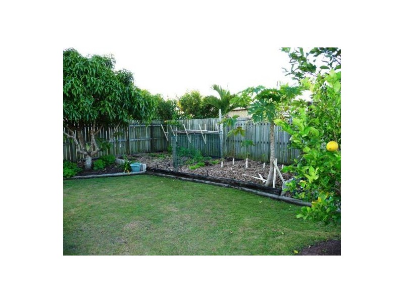 30 Bayrise Dr, Urangan QLD 4655
