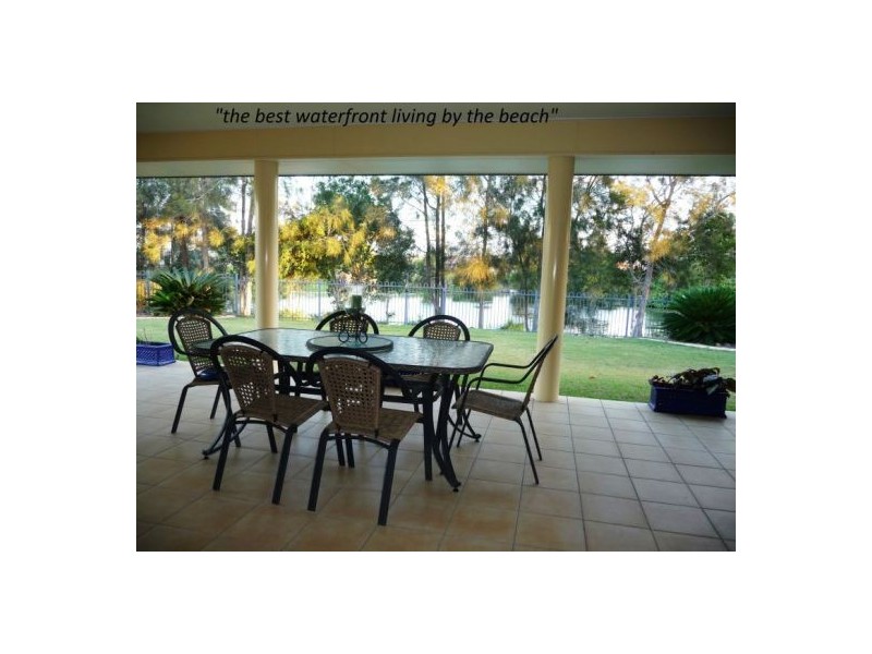 5 Treviso Crt, Urangan QLD 4655