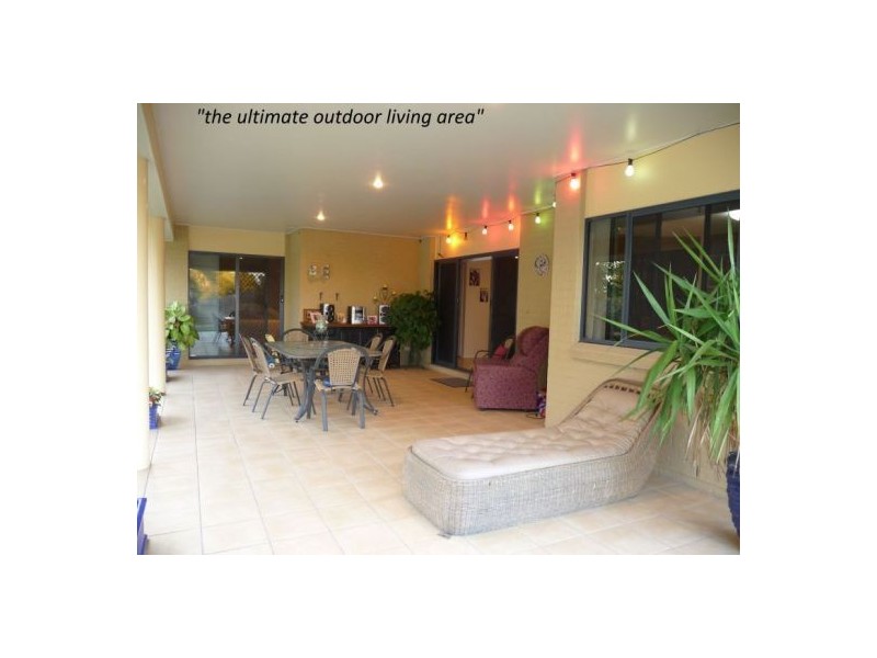 5 Treviso Crt, Urangan QLD 4655