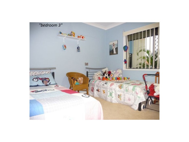 5 Treviso Crt, Urangan QLD 4655