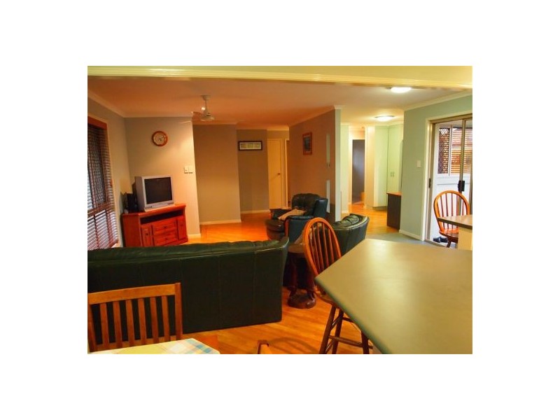 85 Exeter St, Torquay QLD 4655