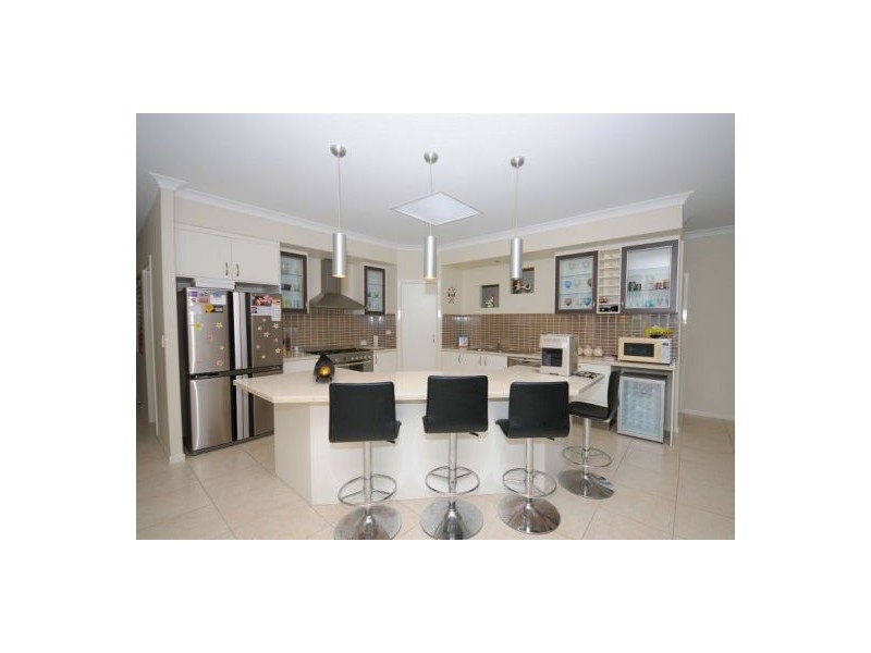 6 Hummock View Dr, Craignish QLD 4655