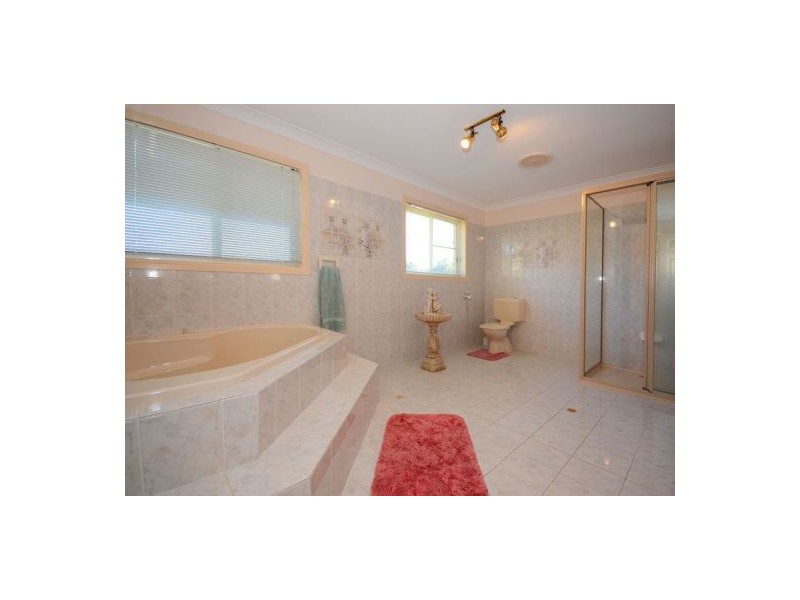 33 Haydn Dr, Kawungan QLD 4655