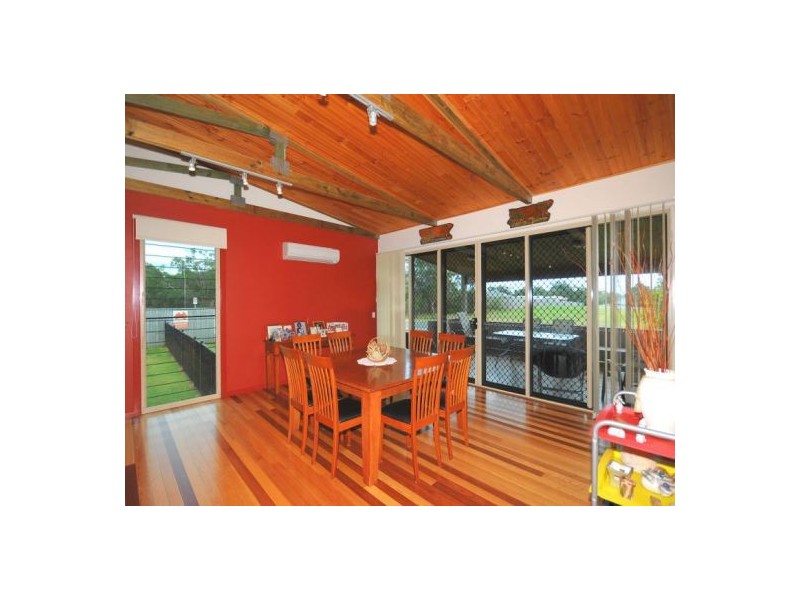 1 Walkers Rd, Urangan QLD 4655