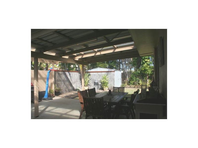 32 Dover St, Pialba QLD 4655