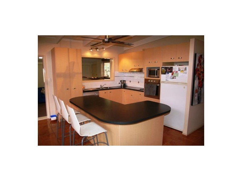 32 Dover St, Pialba QLD 4655