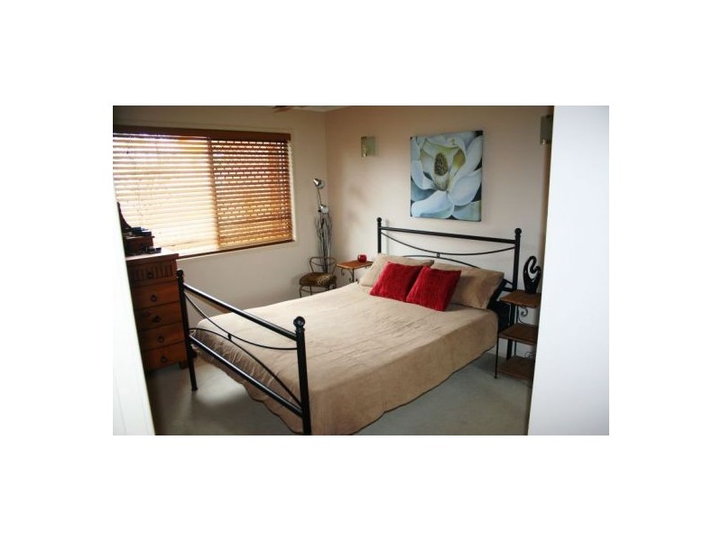 32 Dover St, Pialba QLD 4655