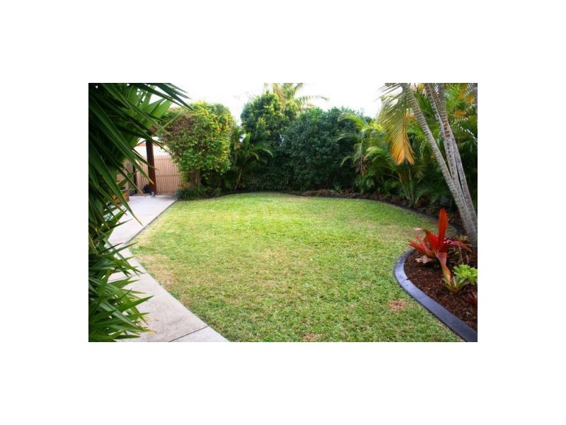 32 Dover St, Pialba QLD 4655
