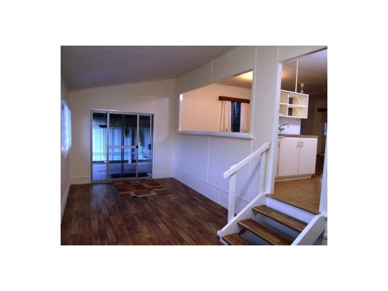 24 Spence St, Point Vernon QLD 4655