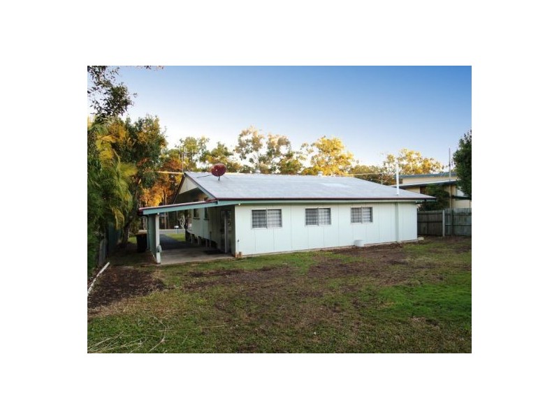 24 Spence St, Point Vernon QLD 4655