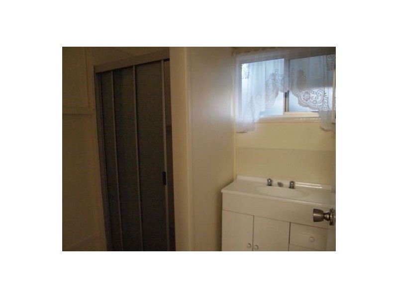 24 Spence St, Point Vernon QLD 4655