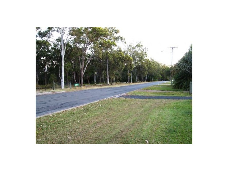 24 Spence St, Point Vernon QLD 4655