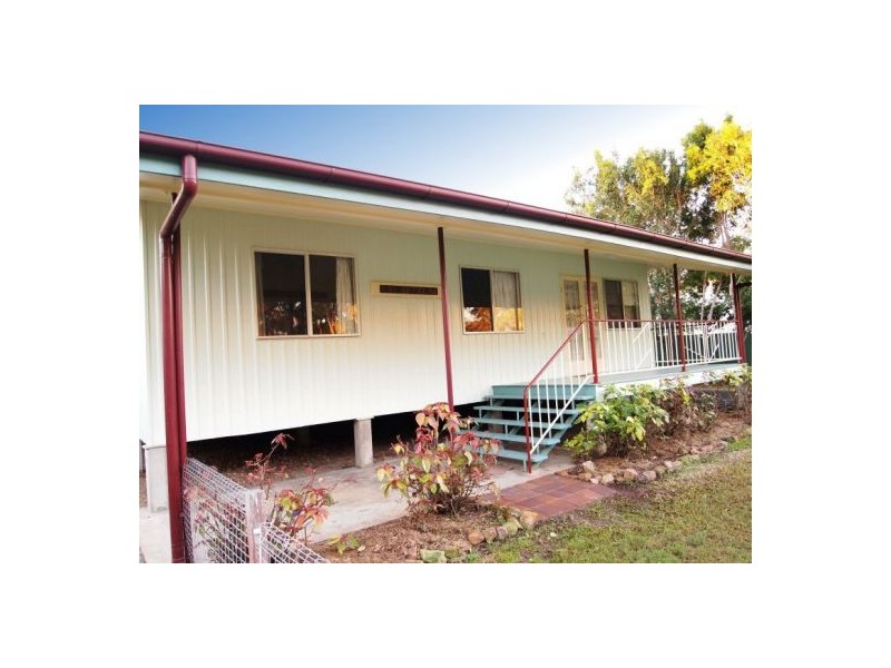 24 Spence St, Point Vernon QLD 4655