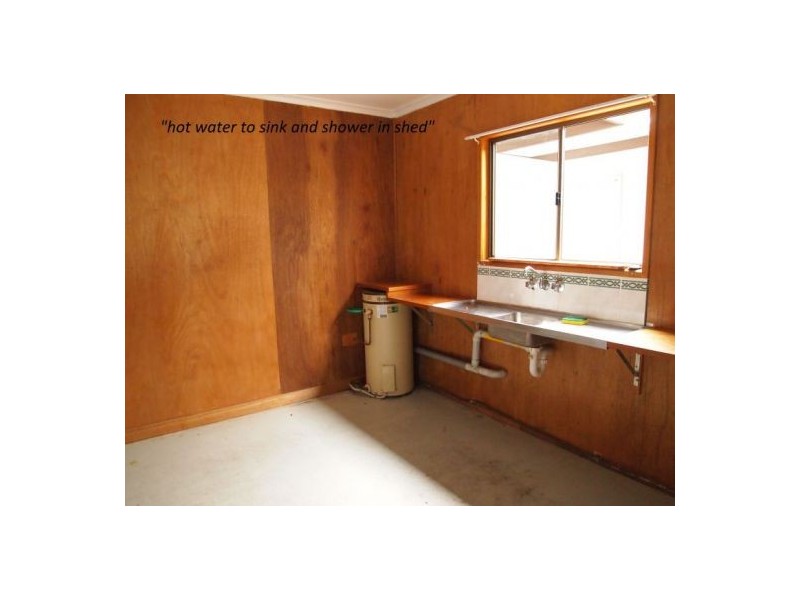 24 Spence St, Point Vernon QLD 4655