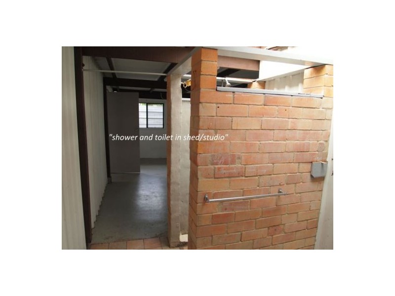 24 Spence St, Point Vernon QLD 4655