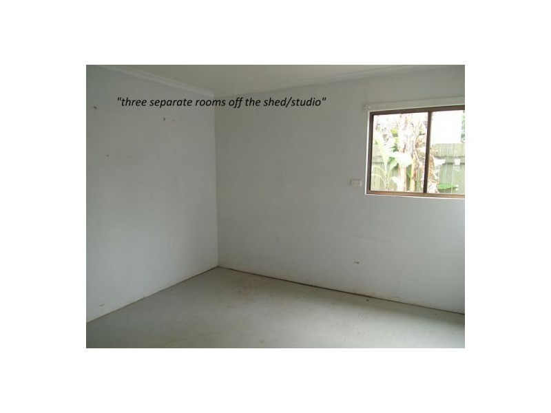 24 Spence St, Point Vernon QLD 4655