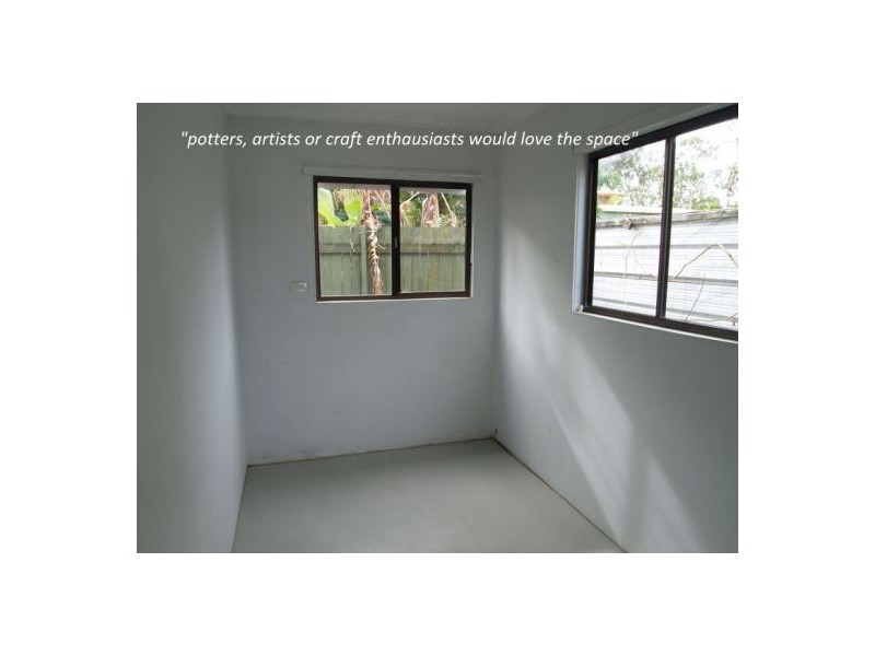 24 Spence St, Point Vernon QLD 4655