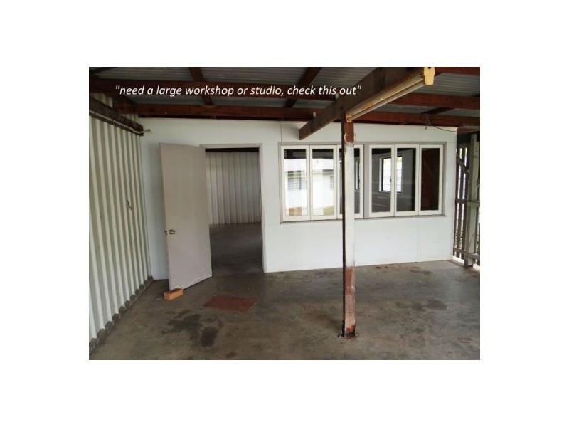 24 Spence St, Point Vernon QLD 4655