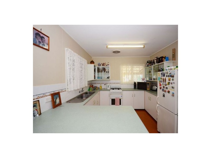 34 Hervey St, Scarness QLD 4655