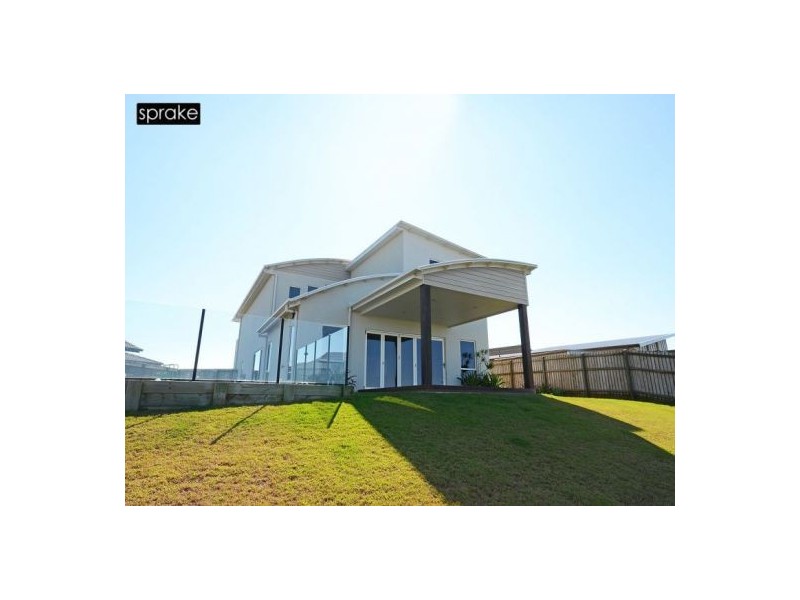 24 Earl St Vincent Circuit, Eli Waters QLD 4655