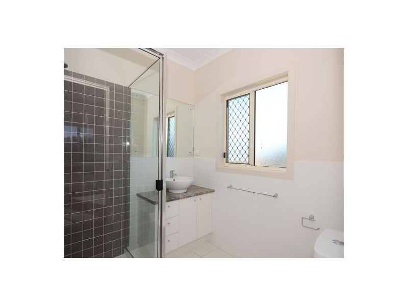 24 Earl St Vincent Circuit, Eli Waters QLD 4655