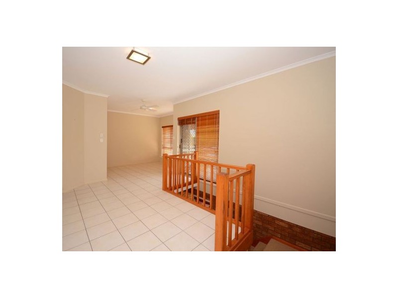 5/489 Esplanade, Torquay QLD 4655