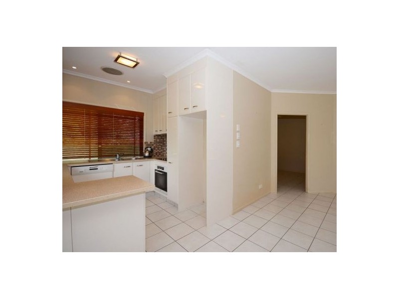 5/489 Esplanade, Torquay QLD 4655