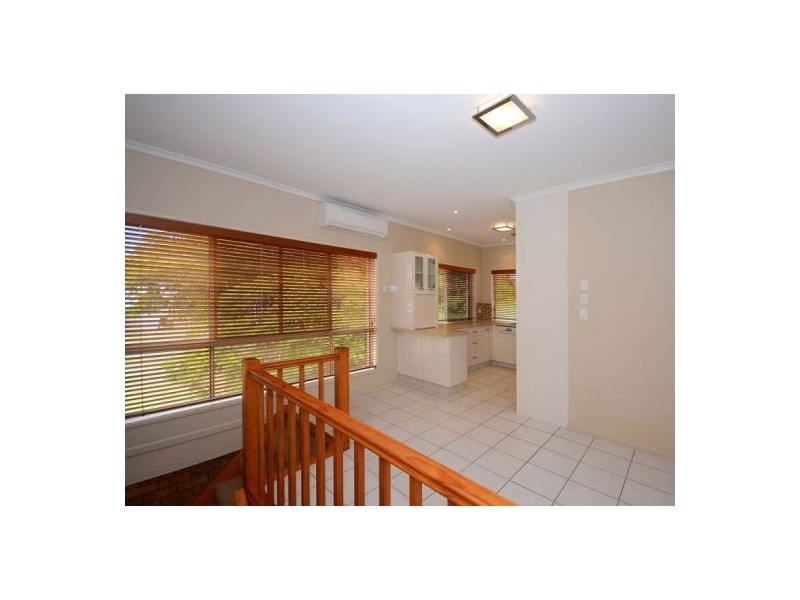 5/489 Esplanade, Torquay QLD 4655