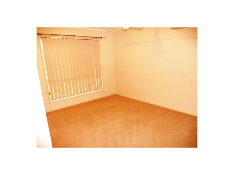 4 Figbird Close, Eli Waters QLD 4655