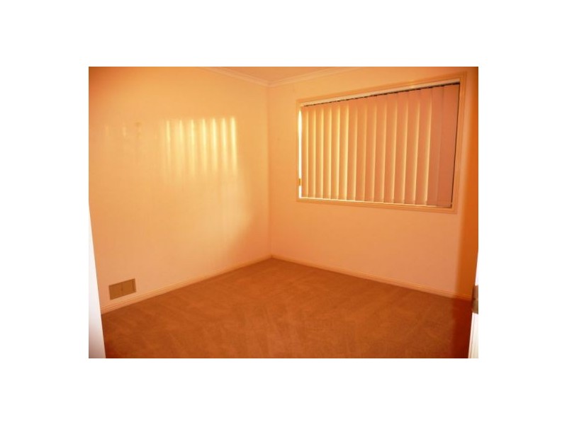 4 Figbird Close, Eli Waters QLD 4655