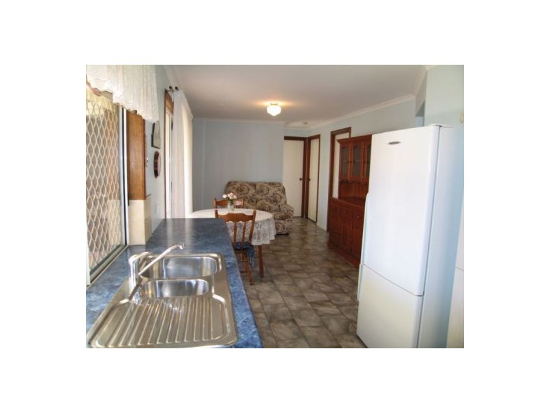 23 Kelly St, Point Vernon QLD 4655