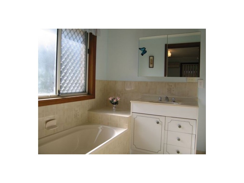 23 Kelly St, Point Vernon QLD 4655