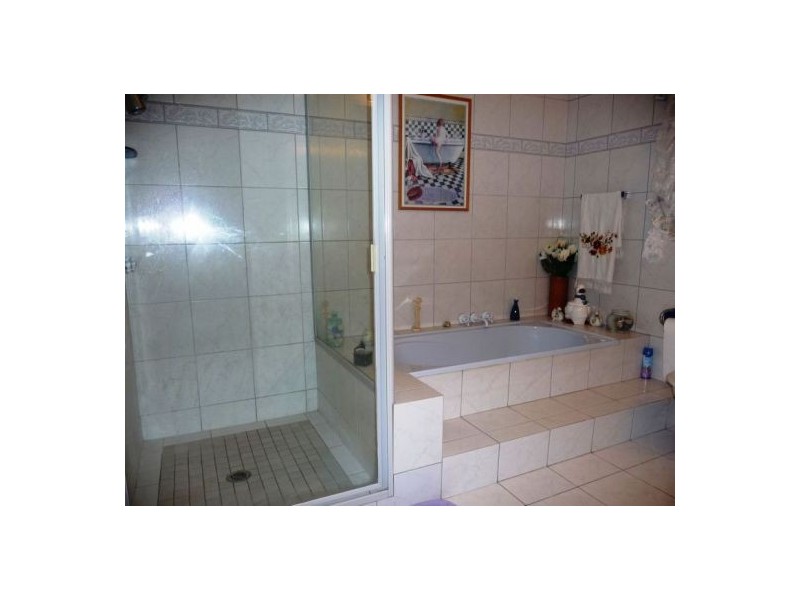 39 Royal Dr, Kawungan QLD 4655