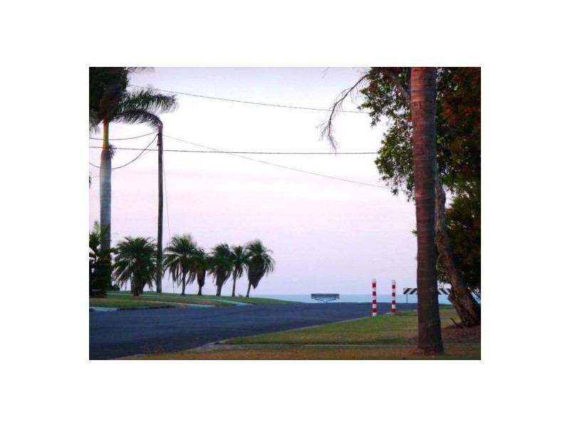 41  Helsham St, Point Vernon QLD 4655