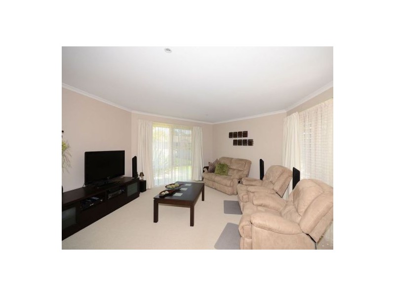 11 Lakeridge Dr, Dundowran QLD 4655