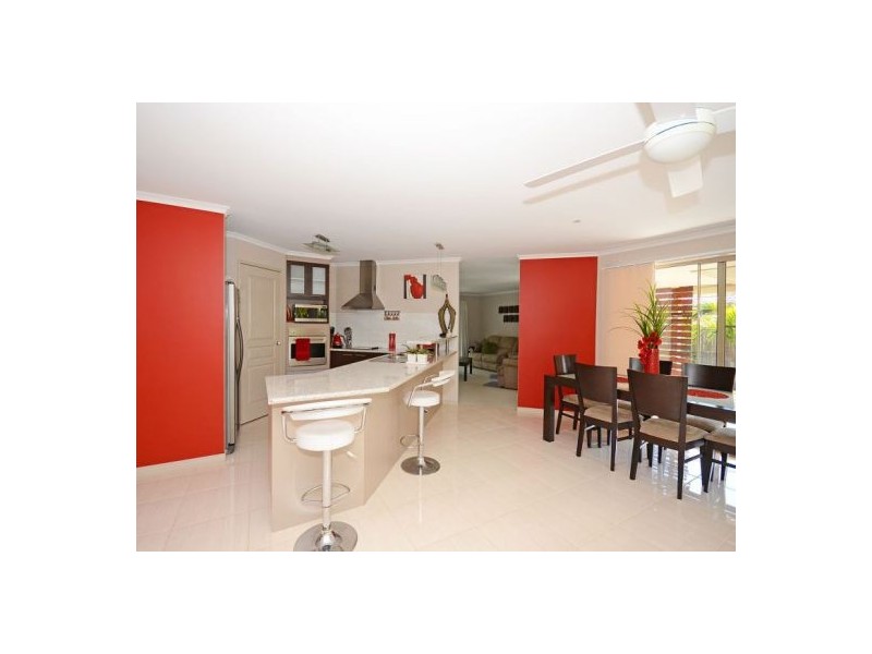 11 Lakeridge Dr, Dundowran QLD 4655