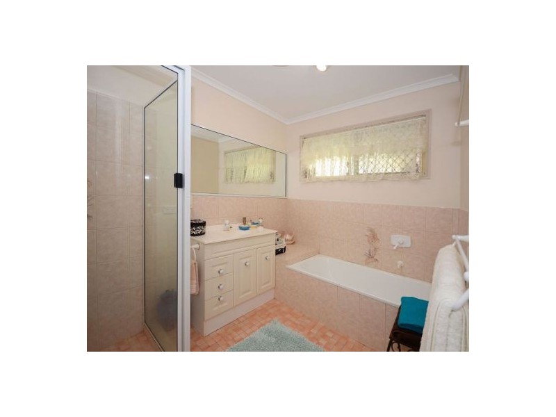 17 Wattlebird Lane, Eli Waters QLD 4655