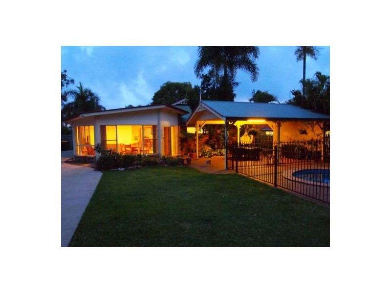 39 Brighton St, Point Vernon QLD 4655