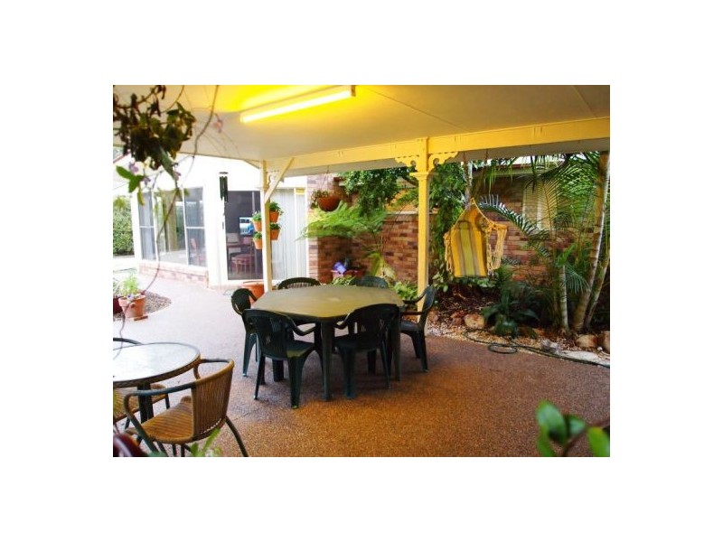 39 Brighton St, Point Vernon QLD 4655