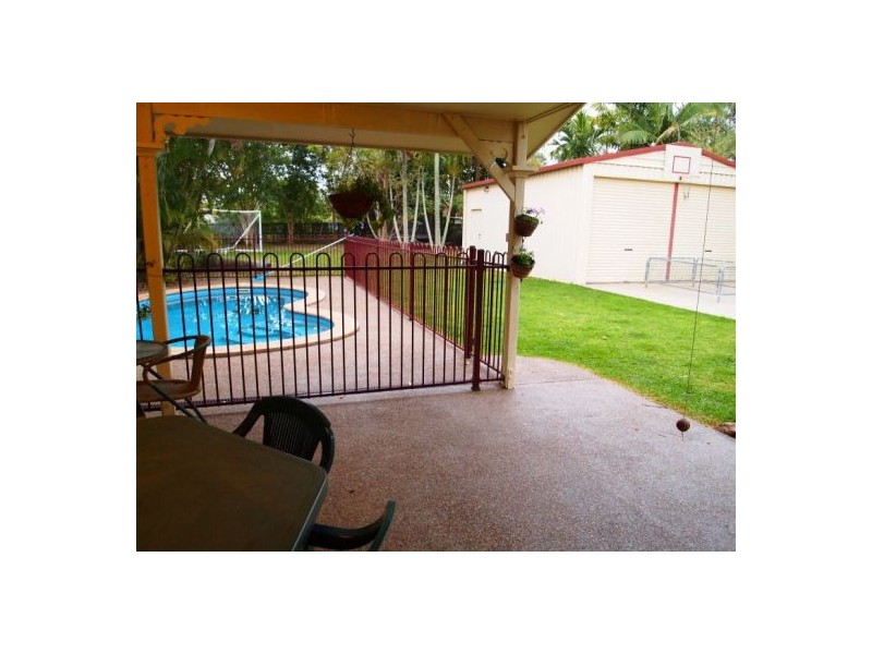 39 Brighton St, Point Vernon QLD 4655